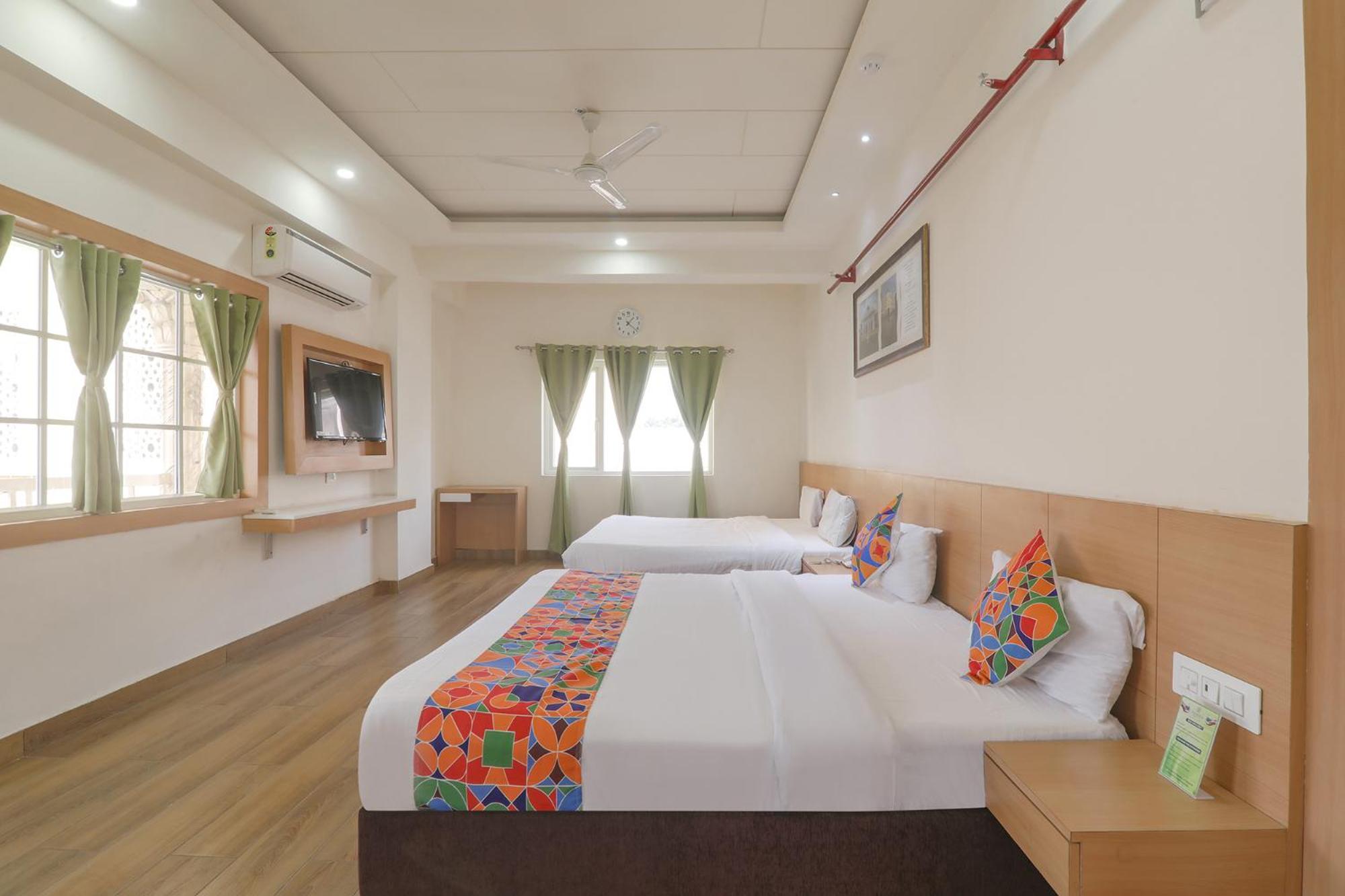 Fabhotel Raghubar Kripa Лакхнау Экстерьер фото